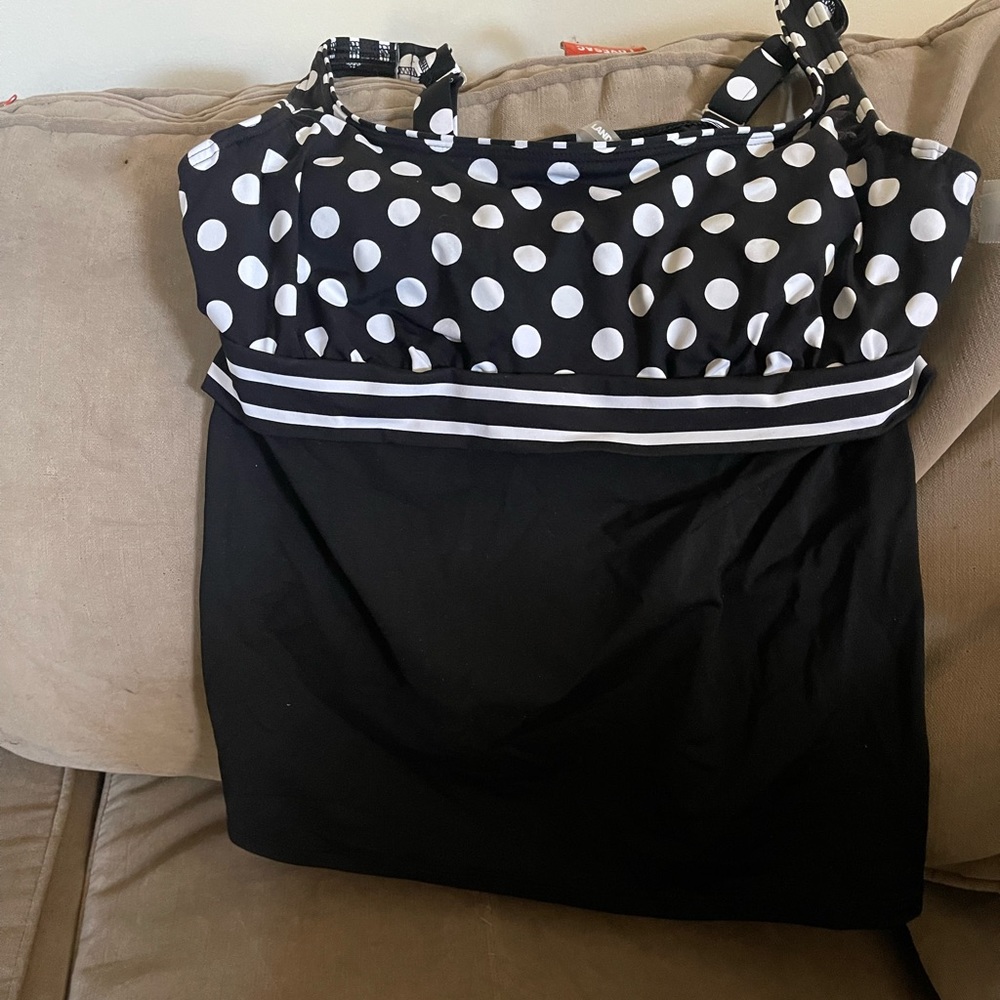 Lands’ End women’s Tankini size 12 black and white